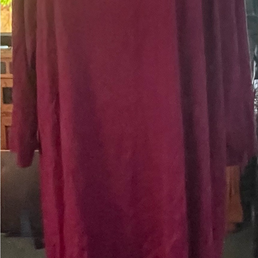 Magenta 2X shorter in front longer in back - never worn